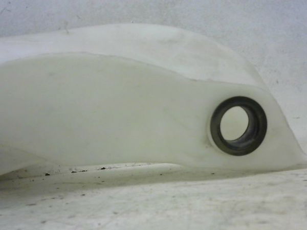 Reservoir lave-glace avant Renault MEGANE III 3-5 portes (BZ0-1_, B3_) 1.5 dci (2009)
