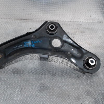Triangle inf avg Renault MEGANE IV 3-5 portes (B9A-M-N_) 1.2 tce 100 (b9ms) (2015)