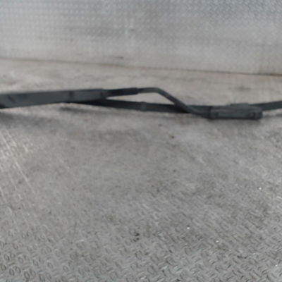 Bras essuie-glace avant gauche Renault MEGANE IV 3-5 portes (B9A-M-N_) 1.2 tce 100 (b9ms) (2015)