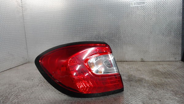 Feu arrière gauche RENAULT CAPTUR 1