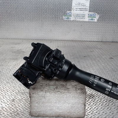 Commande essuie glace Toyota YARIS (_P9_) 1.4 d-4d (nlp90_) (2005-2012)