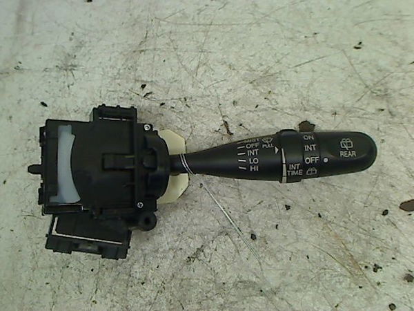 Commande essuie glace Suzuki SWIFT III (MZ, EZ) 1.3 ddis (rs 413d) (2005)