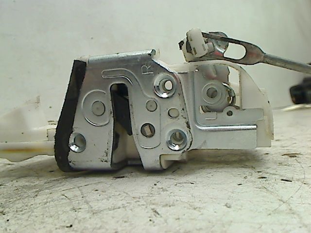 Serrure porte avd Suzuki SWIFT III (MZ, EZ) 1.3 ddis (rs 413d) (2005)