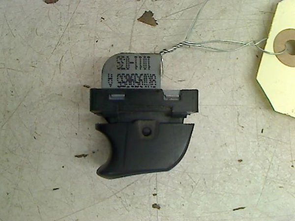 Commande lève-glace porte avant droite Audi A4 B8 Avant (8K5) 2.0 tdi (2008-2015)
