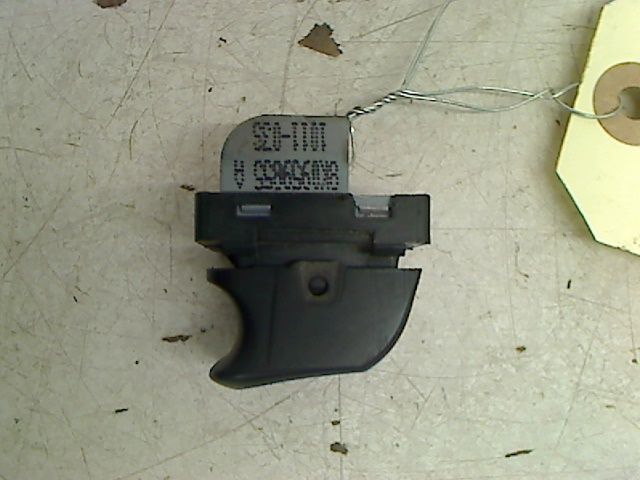 Commande lève-glace porte avant droite Audi A4 B8 Avant (8K5) 2.0 tdi (2008-2015)