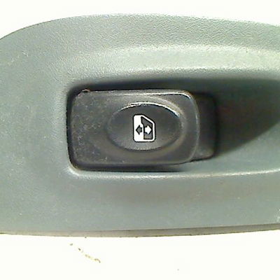 Commande lève-glace porte avant droite Renault MEGANE I (BA0-1_) 1.4 e (ba0e, ba0v) (1996-2003)