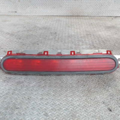 Feux stop supplementaire Toyota COROLLA Verso (ZER_, ZZE12_, R1_) 2.2 d-4d (aur10_) (2005-2009) 5 portes