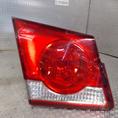 Feu arrière interieur gauche Chevrolet CRUZE (J300) 2.0 cdi (2010)