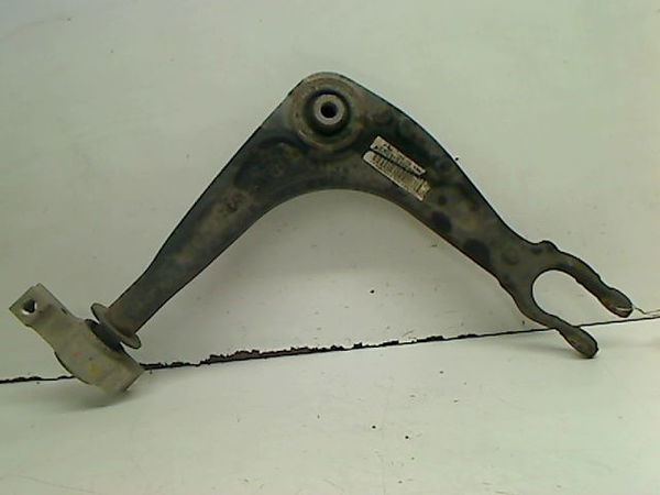 Triangle inf avd Peugeot 407 (6D_) 1.8 (6d6fzb) (2004-2005)