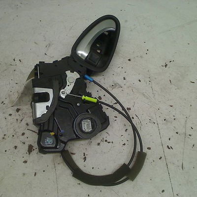Serrure porte avd Toyota AVENSIS Break (_T27_) 1.6 d4-d (wwt270_) (2015-2018)
