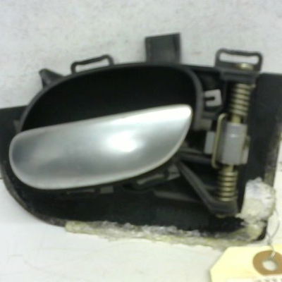 Poignee int porte avd Peugeot 206 3-5 portes (2A-C) 2.0 hdi 90 (1999-2009) 5 portes