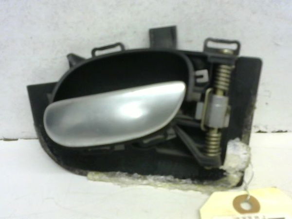 Poignee int porte avd Peugeot 206 3-5 portes (2A-C) 2.0 hdi 90 (1999-2009) 5 portes