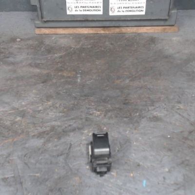 Commande lève-glace porte avant droite Toyota YARIS (_P1_) 1.4 d-4d (nlp10_) (2001-2005)