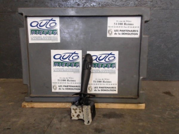 Commande essuie glace Renault SCÉNIC I Monospace (JA0-1_, FA0_) 1.9 dti (ja1u) (2001-2003)