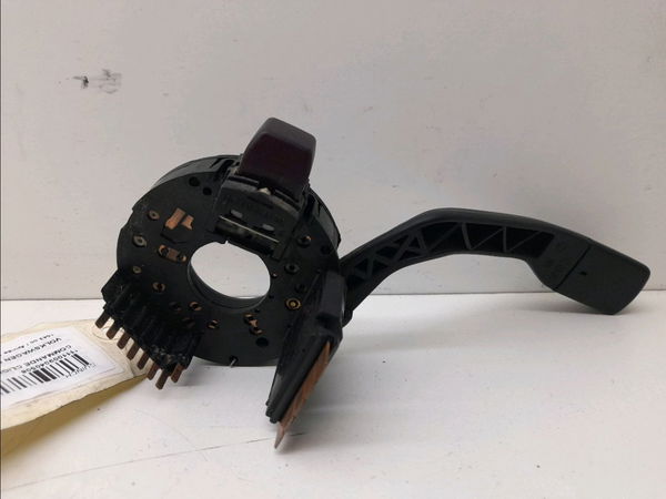 Commande clignotant Volkswagen POLO Coupé (86C, 80) 1.0 cat (1989-1994)