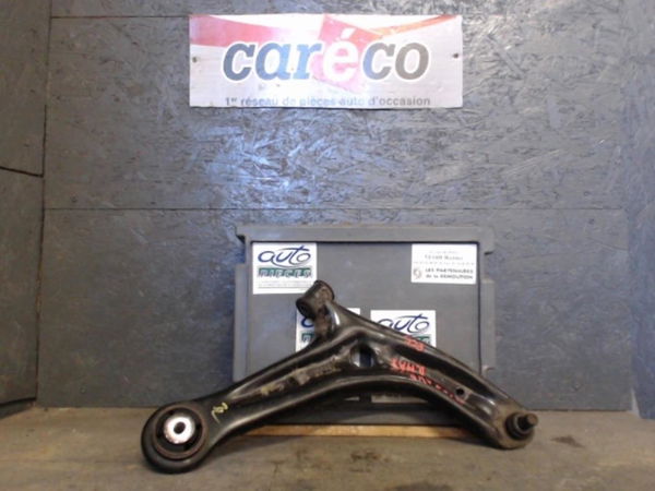Triangle inf avd Ford B-MAX (JK) 1.0 ecoboost (2012)