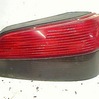 Feu arrière droit Peugeot 306 3-5 portes (7A, 7C, N3, N5) 1.8 16v (1997-2001)
