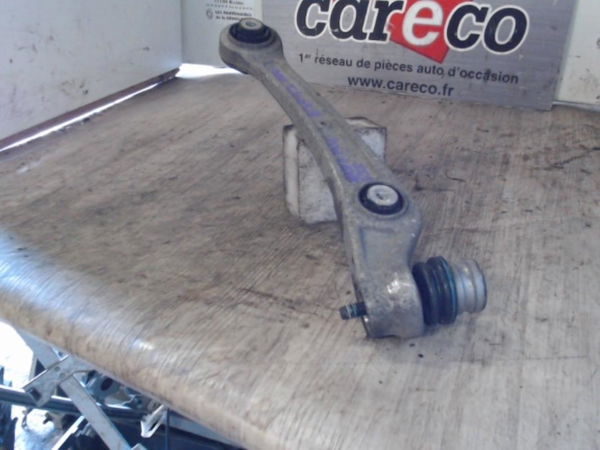 Triangle sup avg Audi A4 B8 (8K2) 2.0 tfsi (2008-2015)