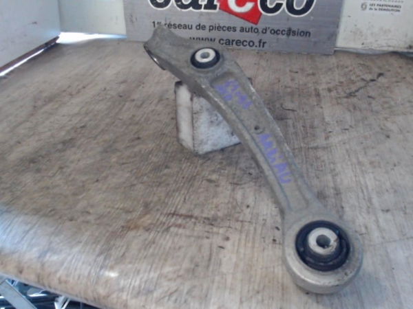 Triangle sup avd Audi A4 B8 (8K2) 2.0 tfsi (2008-2015)