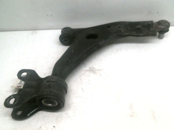 Triangle inf avg FORD KUGA II