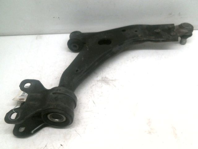 Triangle inf avg FORD KUGA II
