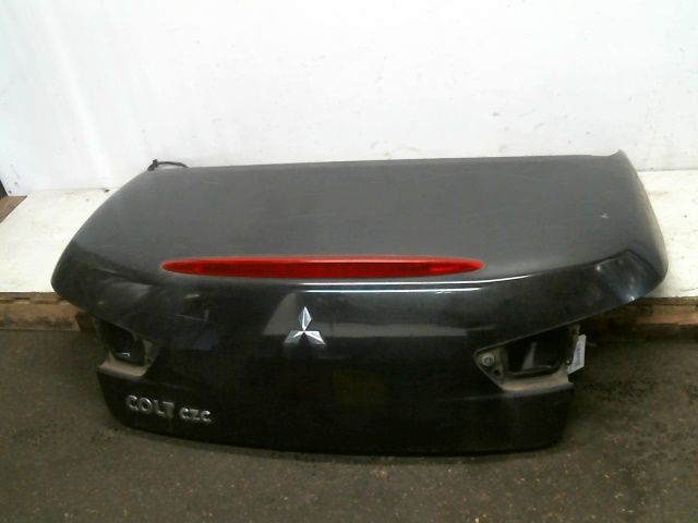 Coffre arrière MITSUBISHI COLT