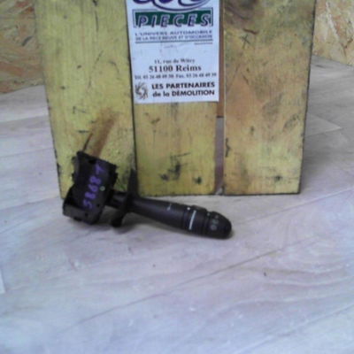 Commande essuie glace Renault MEGANE I (BA0-1_) 1.4 16v (ba0d, ba1h, ba0w, ba10) (1999-2003)
