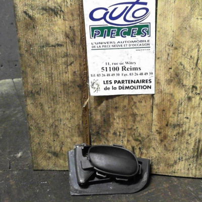 Poignee int porte avg Peugeot 206 3-5 portes (2A-C) 1.4 i (1998-2012) 3 portes