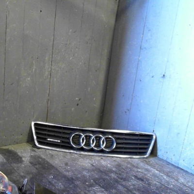 Calandre Audi A4 B5 (8D2) 1.8 (1994-2000)