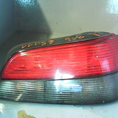 Feu arrière droit PEUGEOT 306  1.4i
