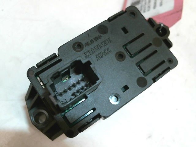 Interrupteur commande de frein a main RENAULT MEGANE