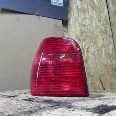 Feu arrière gauche Volkswagen POLO (6N2) 1.4 16v (1999-2001)