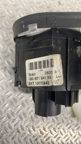 Interrupteur commande de phares Audi A1 (8X1, 8XK) 1.6 tdi (2011-2015)