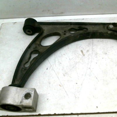 Triangle inf avd VOLKSWAGEN TOURAN
