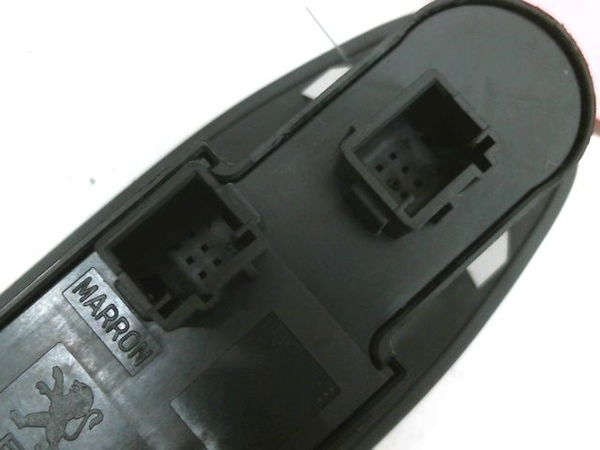 Commande lève-glace porte avant gauche Peugeot 2008 I (CU_) 1.6 hdi (2013)