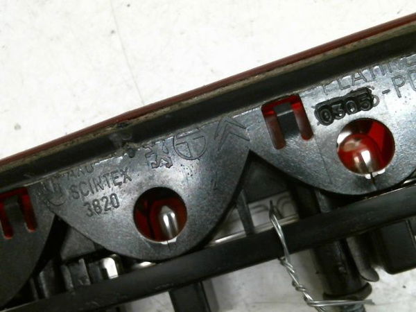 Feux stop supplementaire PEUGEOT 206