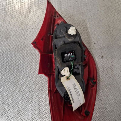 Feu arrière droit Opel CORSA D (S07) 1.4 (l08, l68) (2006-2014)