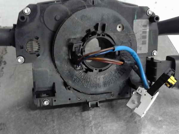 Interrupteur commande de frein a main Peugeot 207-207 (WA_, WC_) 1.4 16v (2006-2013) 3 portes