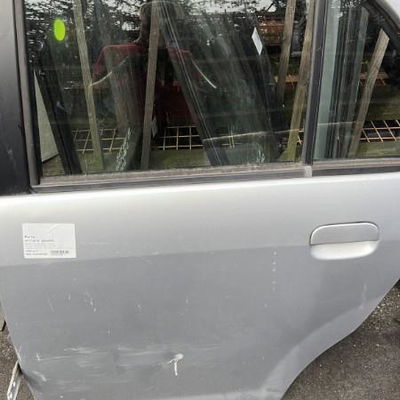 Porte battante arrière gauche Daihatsu TREVIS 1.0 (2006)
