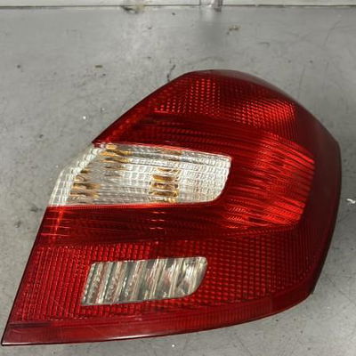 Feu arrière droit Skoda FABIA II Combi (545) 1.4 (2007-2014)