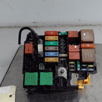 Boite a fusibles Peugeot 208 II (UB_, UP_, UW_, UJ_) 1.2 puretech 75 (2019)