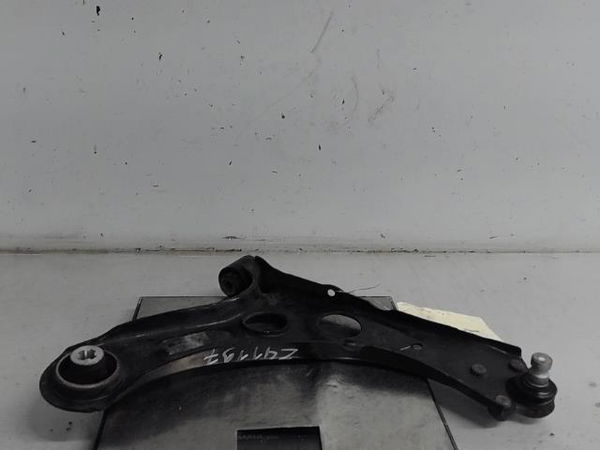 Triangle inf avd Peugeot 208 II (UB_, UP_, UW_, UJ_) 1.2 puretech 75 (2019)