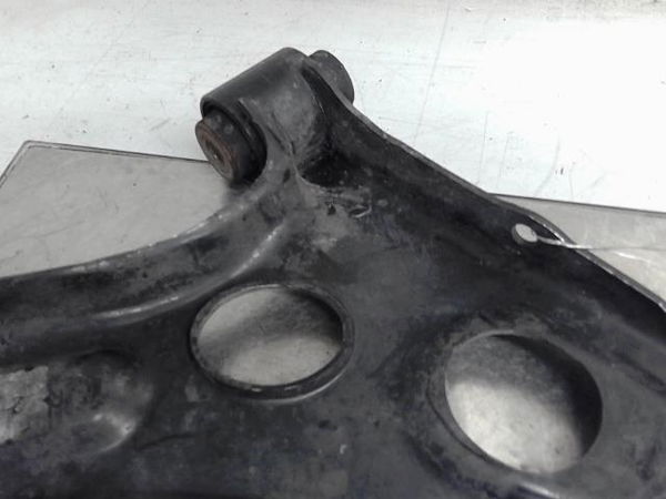 Triangle inf avd Peugeot 208 II (UB_, UP_, UW_, UJ_) 1.2 puretech 75 (2019)