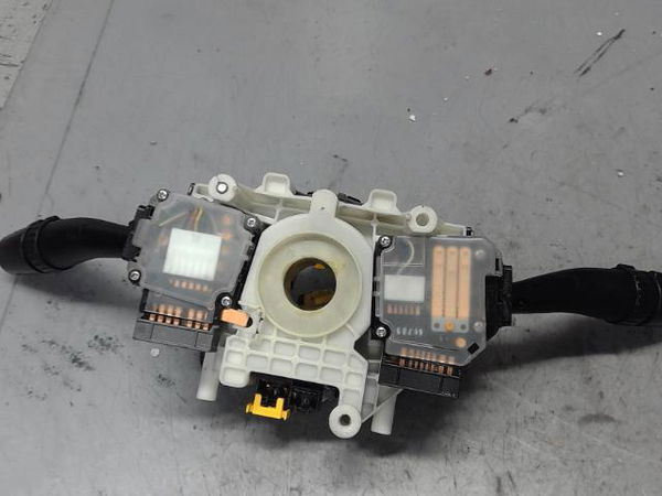 Interrupteur commande de frein a main Hyundai TUCSON (JM) 2.0 crdi traction intégrale (2004-2010)