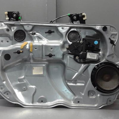 Moteur essuie-glace av droit Volkswagen POLO (9N_, 9A_) 1.4 16v (2001-2008)
