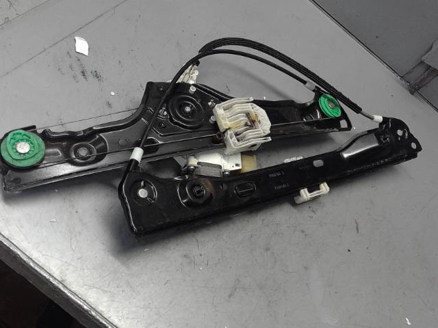 Moteur essuie-glace av droit Bmw 3 (E90) 320 i (2004-2007)