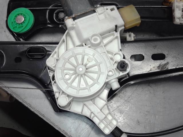 Moteur essuie-glace av droit Bmw 3 (E90) 320 i (2004-2007)