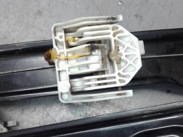 Moteur essuie-glace av droit Bmw 3 (E90) 320 i (2004-2007)