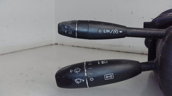 Interrupteur commande de frein a main Mercedes-benz CLASSE C (W204) C 220 cdi (204.008) (2007-2008) 4 portes