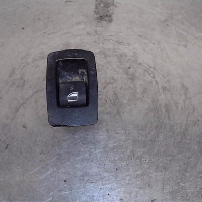 Commande leve-glace porte arrière gauche Bmw 1 (F20) 116 d (2012-2015)